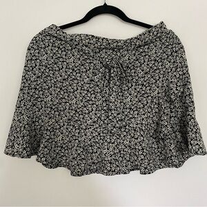 Altar'd State Black and White Floral Skort
